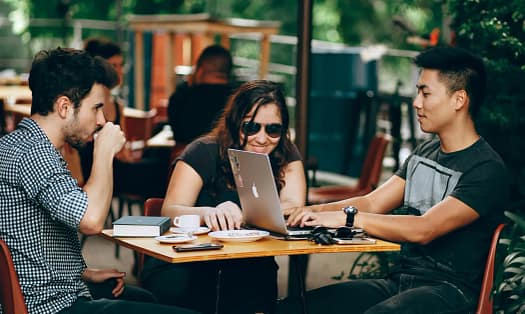 Building a Strong Digital Nomad Community